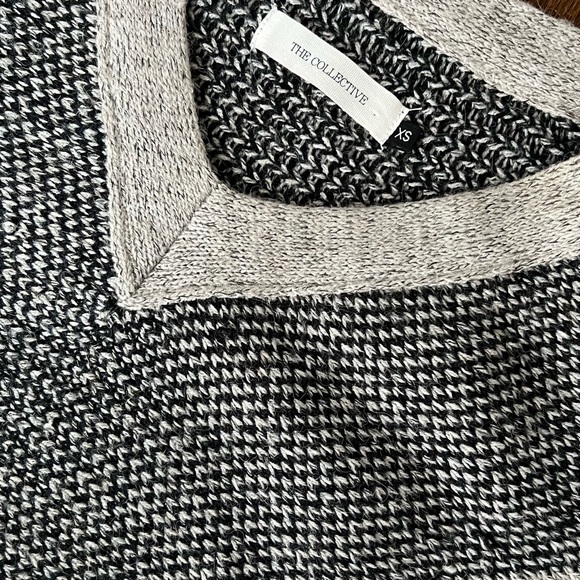 Wool Poncho with tassels size XS - Picture 6 of 6